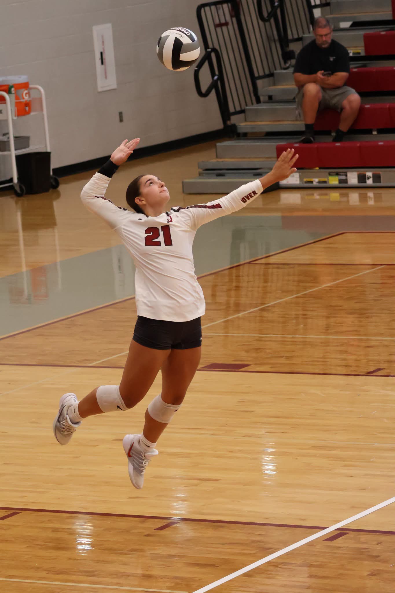 Volleyball Opens Tournament With 3-0 Win Over Zanesville