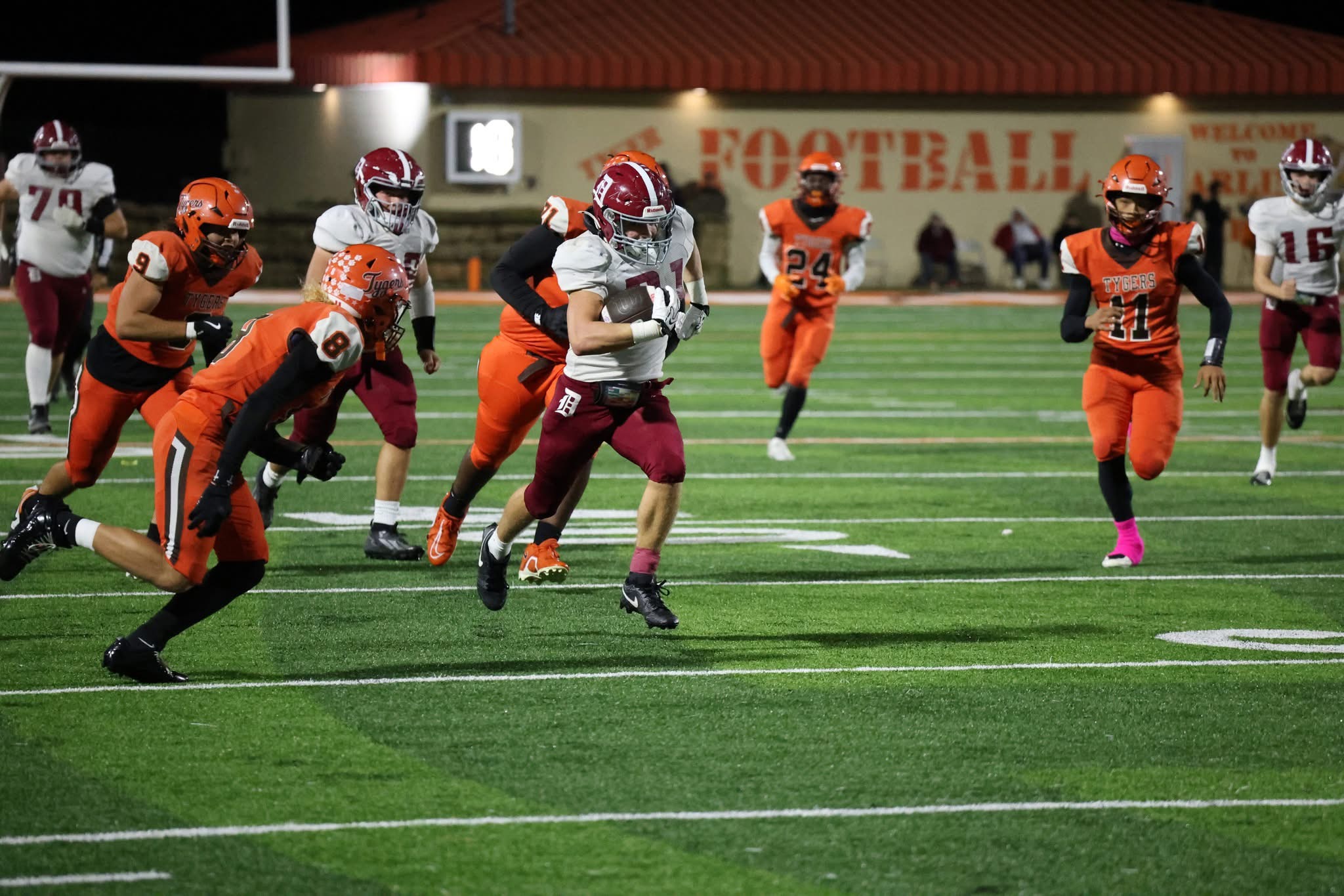 Football Defeats Mansfield Senior 35-8